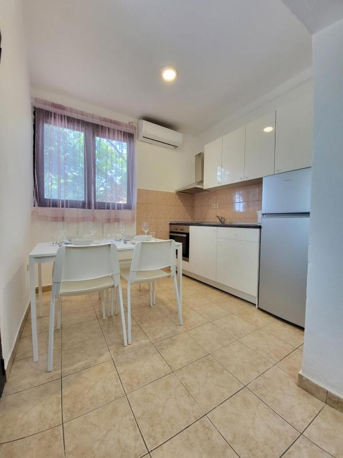 Apartment M&M Имотски Екстериор снимка